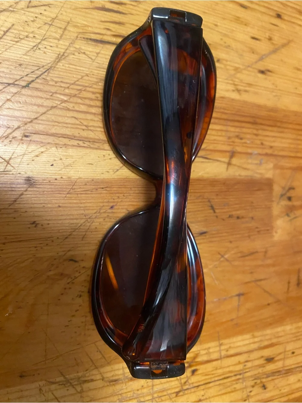 Tortoiseshell Oversized Sunglasses with Patterned Accent